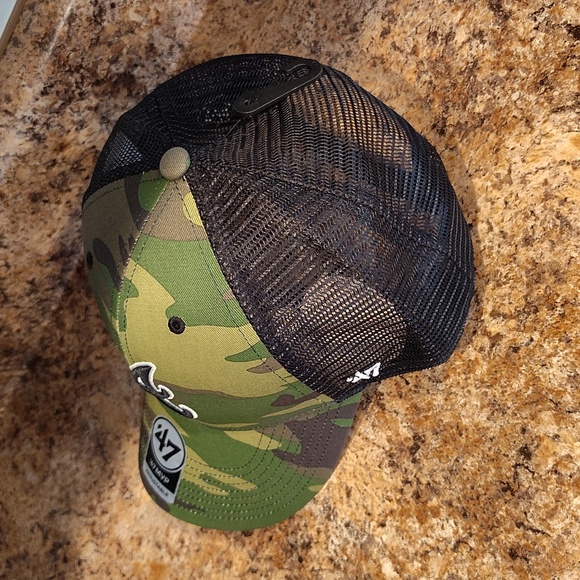 Atlanta Braves Camo Hat - Picture 7 of 8